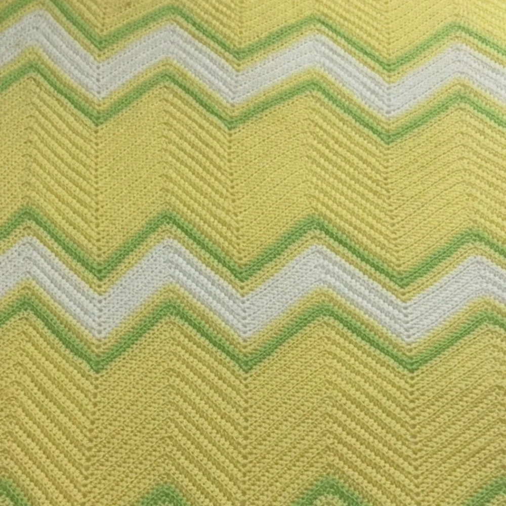 Handmade Crochet Blanket Yellow Green White Chevron Zig Zag‎ Throw Knit 52 x 74